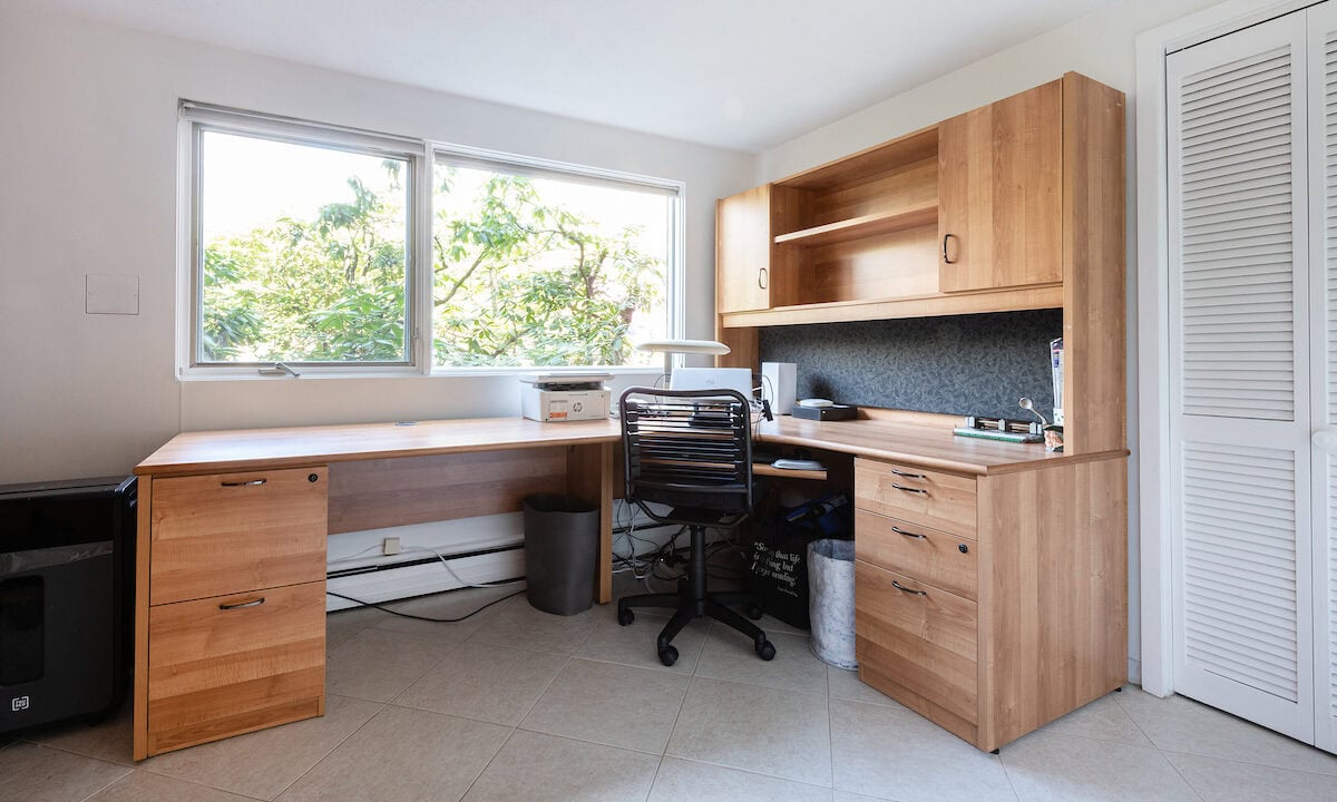 43_3ComptonCir_Booth