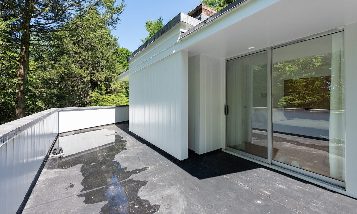 36_32TowerRoad_Booth